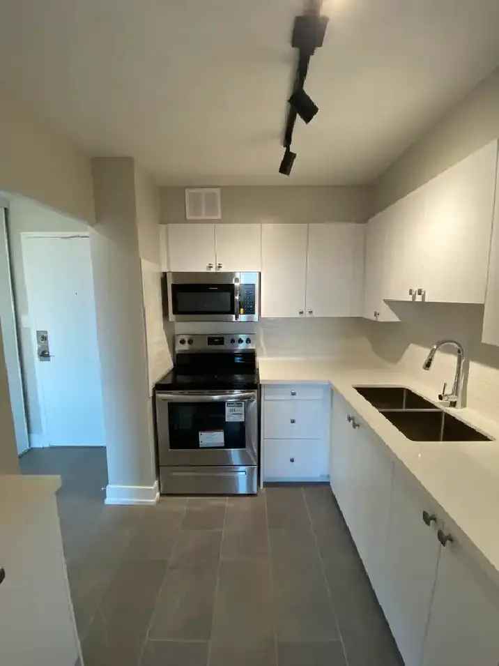 NEWLY RENOVATED 2 Bedroom Apartment in Cooksville!