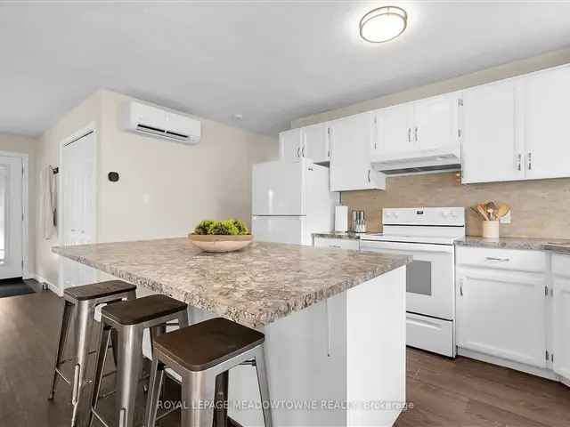 Sauble Beach Family Home 4 Beds 3 Baths In-Law Suite