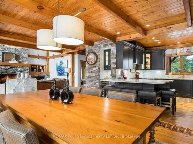 Luxury 6-Bedroom Chalet near Craigleith Ski Club