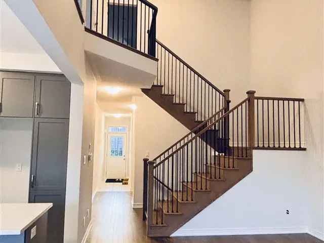 Townhouse For Sale in Brampton, Ontario