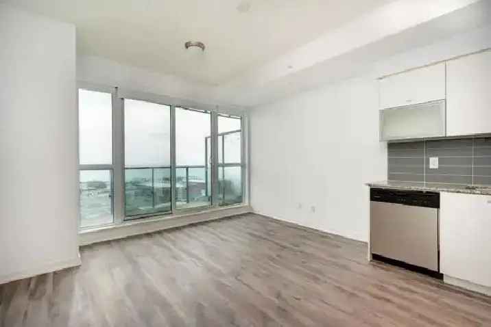 Rent Studio in Liberty Village with Panoramic Views and Premium Amenities