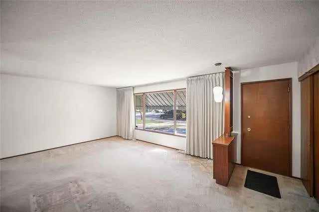 3-Bedroom Bungalow near Dalhousie Forest - Family Home