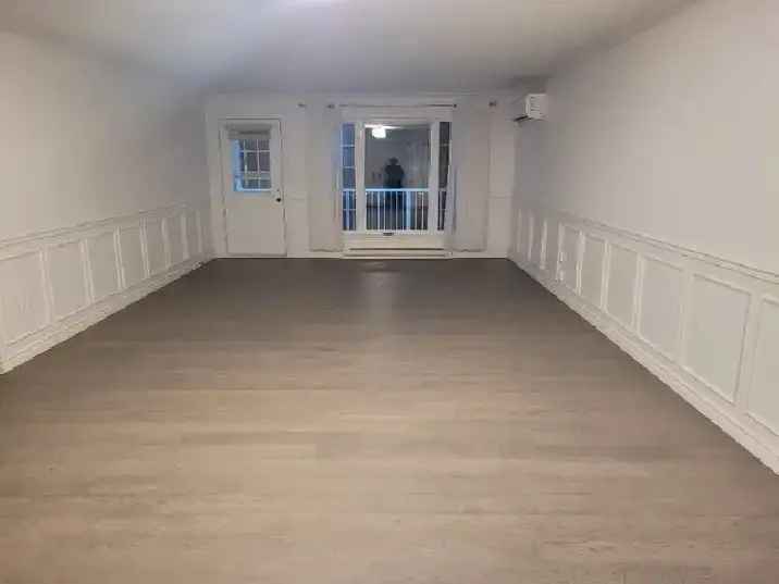 Beautiful Condo 2 Bedroom 1 Bathroom Fully Renovated