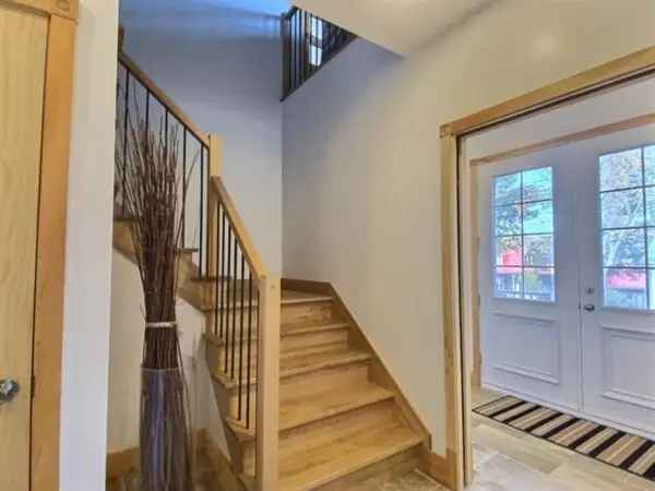 4-Bedroom Contemporary Home Near Amenities