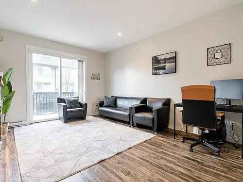 Townhouse For Sale in Cloverdale Surrey BC