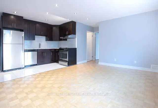 Condo For Sale in Vaughan, Ontario