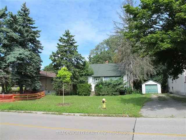 Rare Bungalow on Premium Lot Near Yonge Street