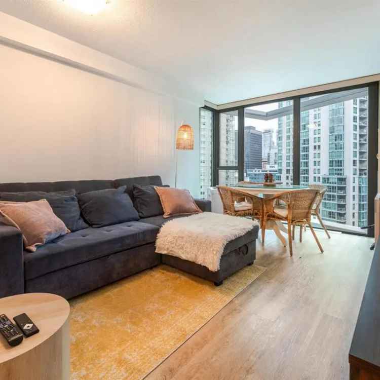 Coal Harbour Condo for Sale: 1 Bed + Den, Updated, Amazing Amenities