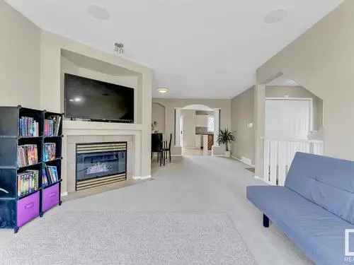 Executive Townhome in Whitemud Hills, Edmonton