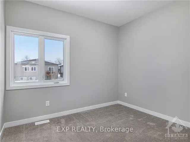 Limoges Bungalow - 3 Beds 2 Baths Double Garage Premium Finishes