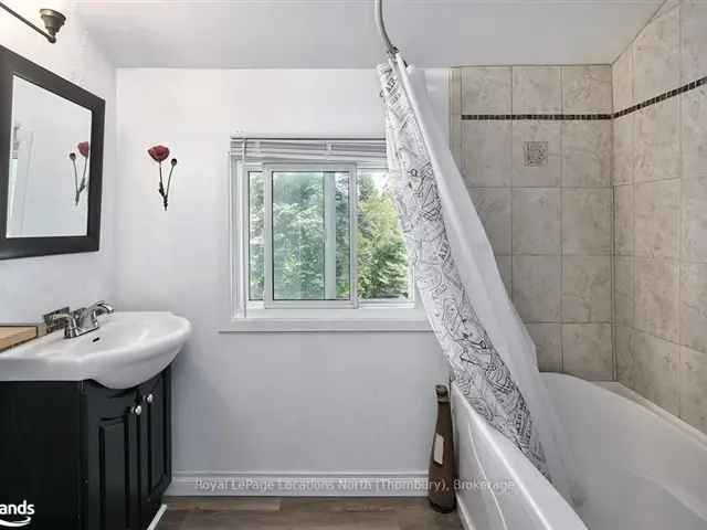 House For Sale in The Blue Mountains, Ontario