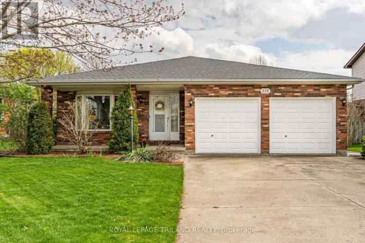 Stunning 4-Level Backsplit in Dorchester - Modern Kitchen, 3 1 Bedrooms