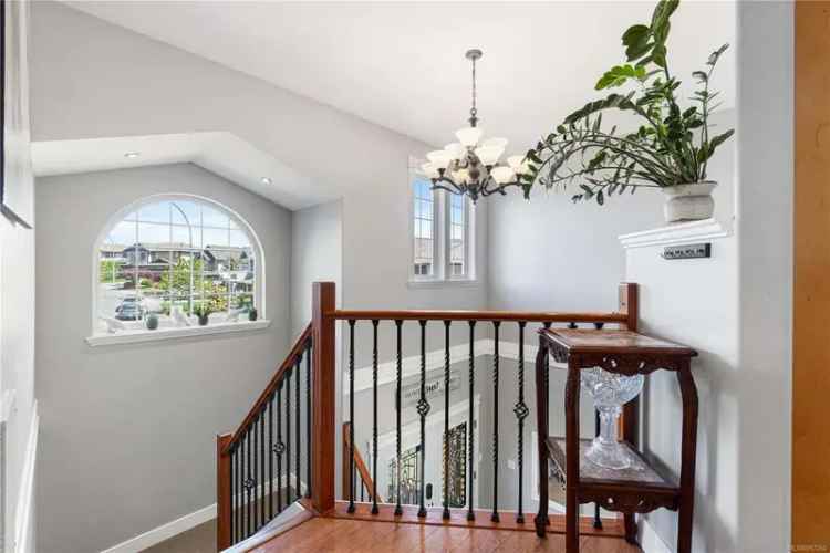 5 Bedroom Home with Suite Nature Trails Privacy Nanaimo