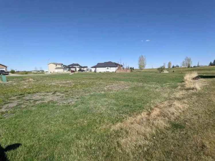 Golf Course Lot in Vulcan AB - 6490 sq ft