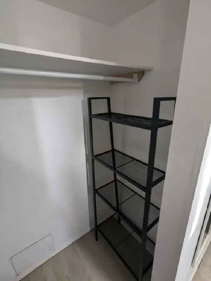 Room for Rent for UofA Students in Basement Apartment with Furnishings