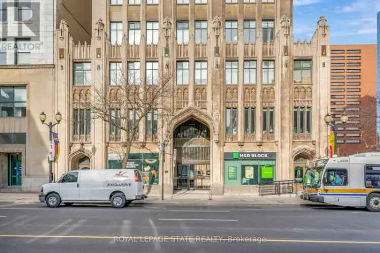 Downtown Hamilton Historic Condo 1+Den City Views