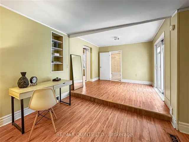 House For Sale in Belleville, Ontario