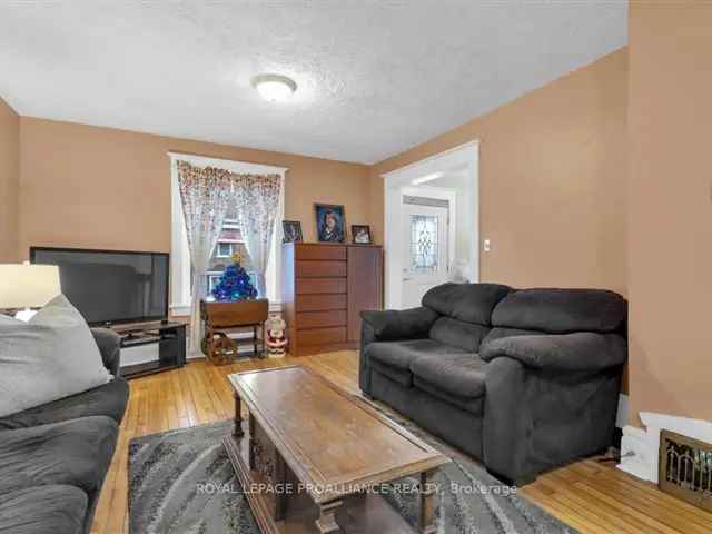 House For Sale in Belleville, Ontario