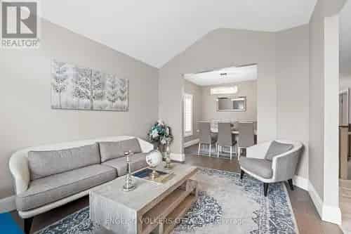 Fully Renovated Bungalow in Hunt Club Park, Ottawa