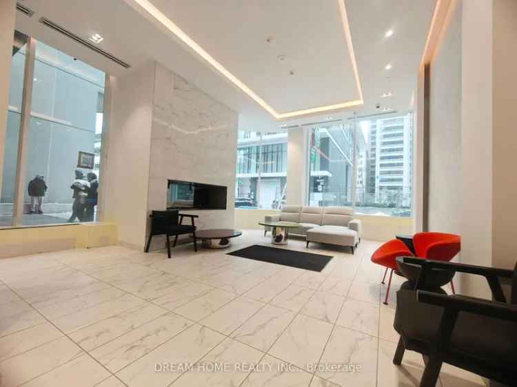 Downtown Toronto Condo  2 Bed 2 Bath Near U of T