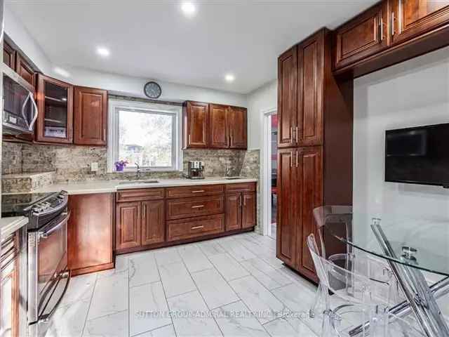 House For Sale in 17, Dorchester Drive, Toronto, Ontario