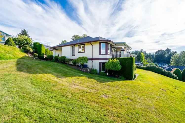 Cartier Heights End Unit - Open Concept Kitchen, 3 Beds, Double Garage