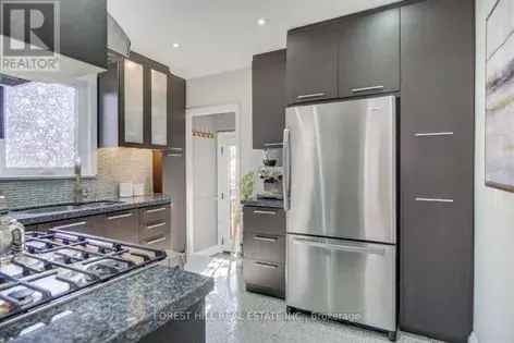 2 Bedroom House 785 m² Toronto