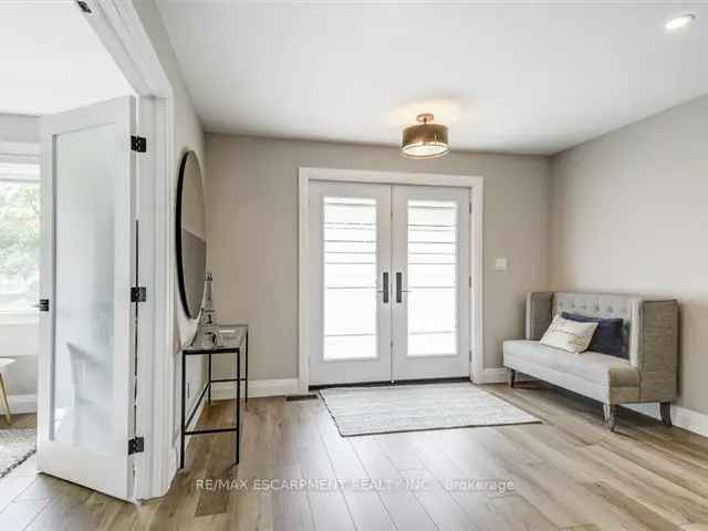 House For Sale in Brantford, Ontario