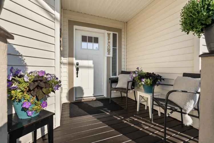 A $1,220,000.00 1/2 Duplex with 4 bedrooms in Sullivan Station, Surrey