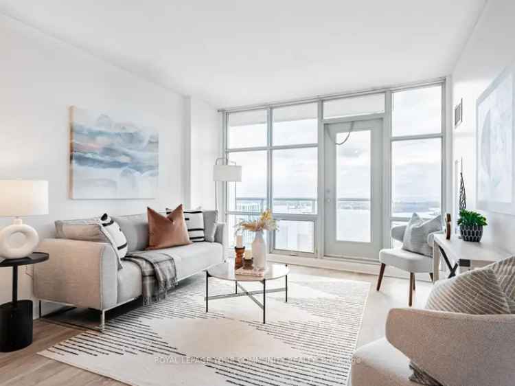 Downtown Toronto 1+1 Condo - Lake Views - Modern Renovation