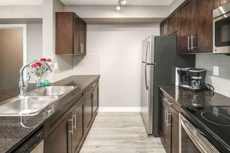 2 Bed 2 Bath Condo near Downtown - Spacious Open Floorplan