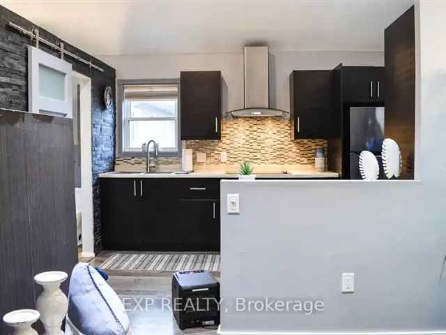 Modern 1-Bed 1-Bath Furnished Apartment with Private Parking