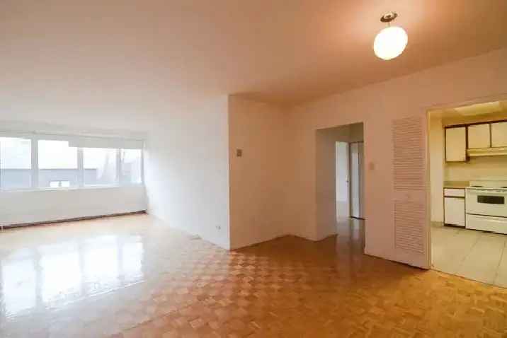 2-Bedroom Apartment in Outremont - 961 sq ft