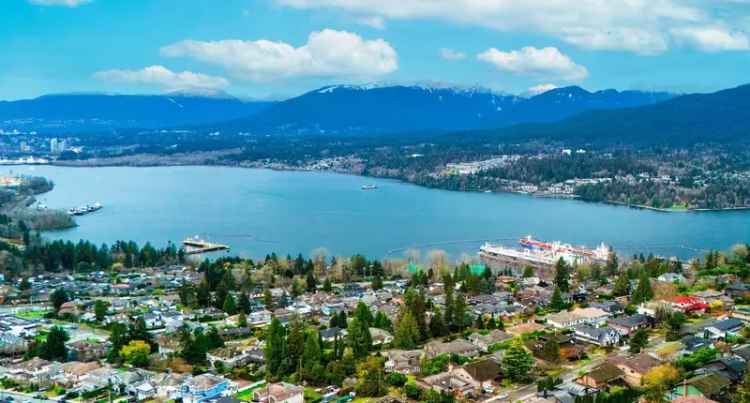 For Sale Beautiful House in Burnaby with Mountain and City Views