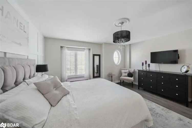 Bradford Townhome 3 Bed 2 Bath Modern Elegance