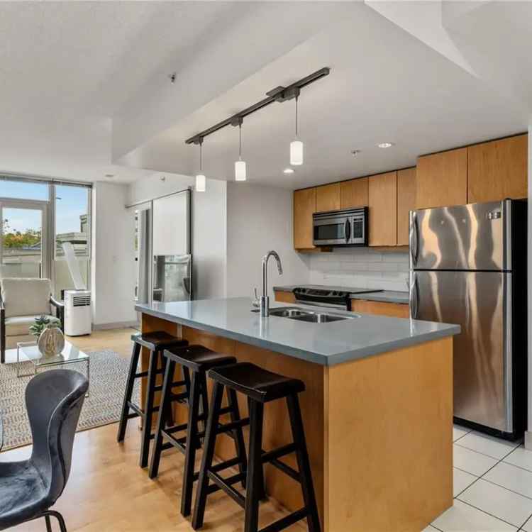 Downtown Victoria Condo for Sale - 1 Bedroom, 1 Bathroom