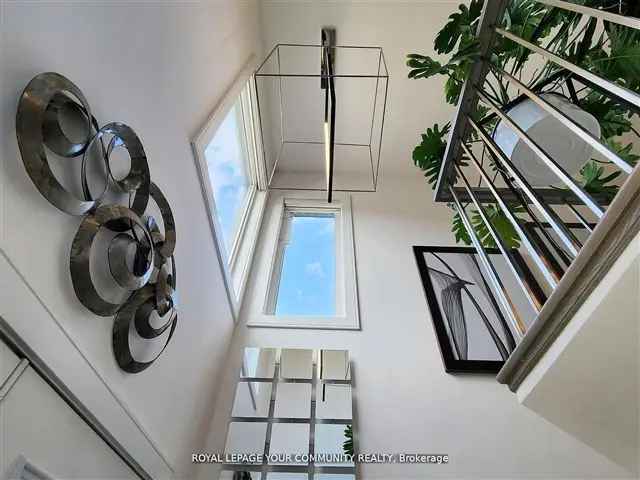 Townhouse For Sale in Vaughan, Ontario