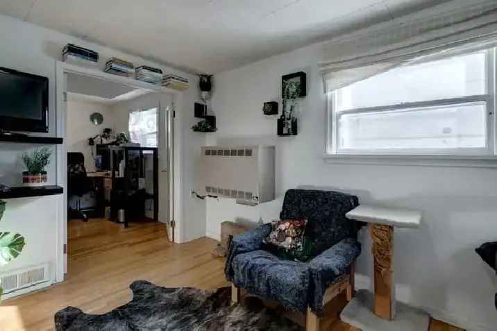 Cozy 2-BR Suite in Richmond SW Near DT