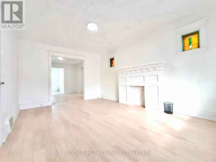 House For Sale in 68, Barclay Street, Hamilton, Ontario
