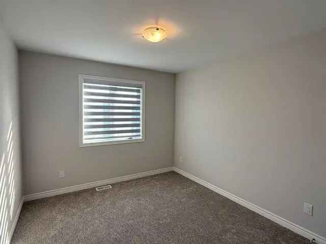 Townhouse For Rent in Niagara Falls, Ontario