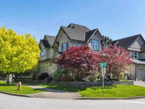 House For Sale in Morgan Heights South Surrey