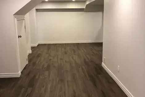 3 rooms house of 425 m² in Toronto