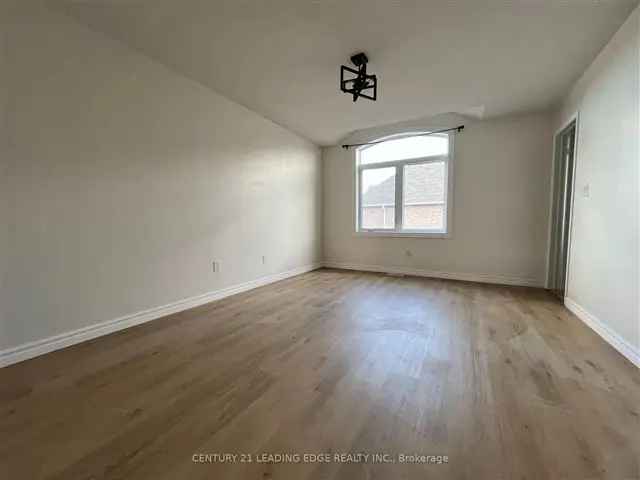 Spacious Ajax Townhouse For Lease 3 Beds 2.5 Baths