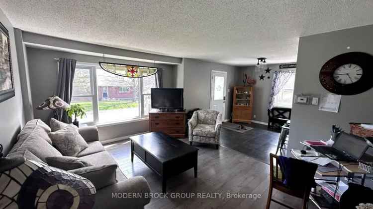 Move in Ready Bungalow Great Neighbourhood Low Maintenance