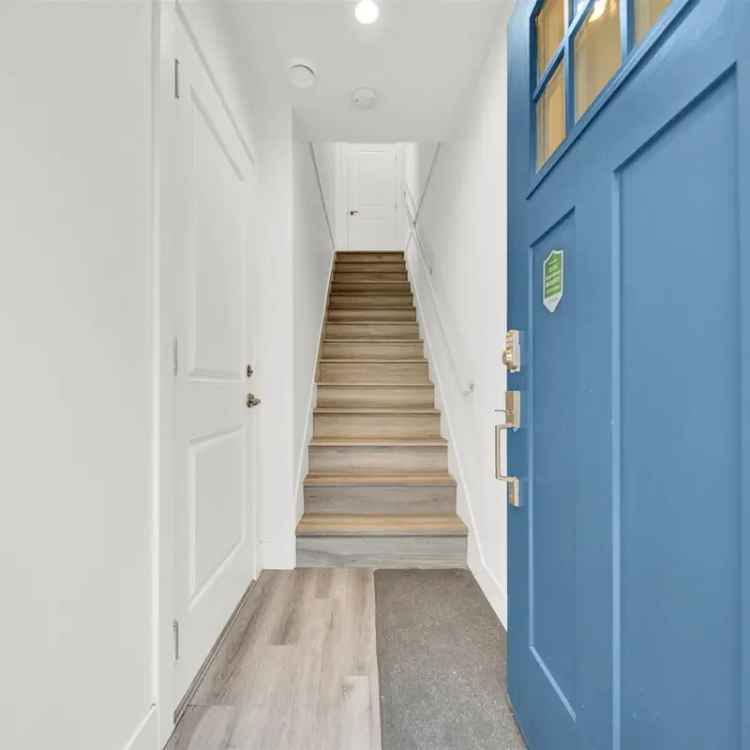 Townhouse for sale in ideal location with modern amenities and spacious layout