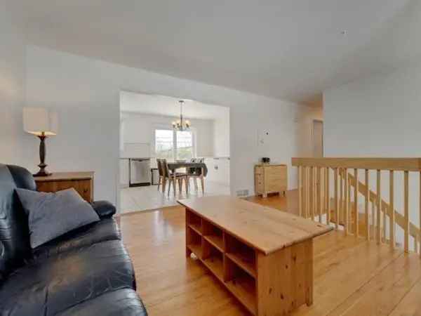 Family Bungalow 3 4 Bedrooms 2 Baths Garage Near Schools