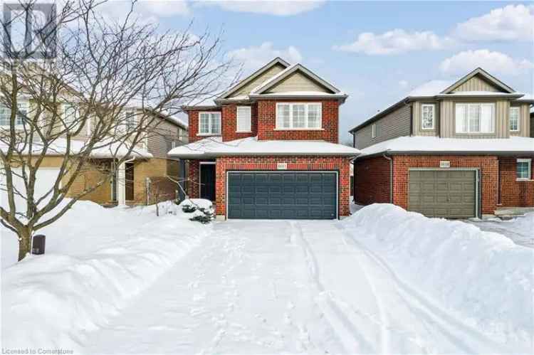 Niagara Falls 2-Storey Home Modern Convenience and Charm