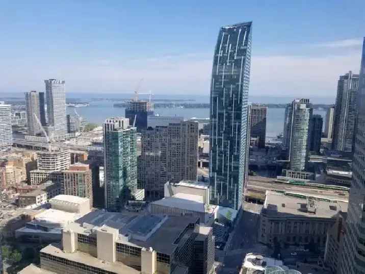 Rent furnished condo downtown with lakeview and subway access