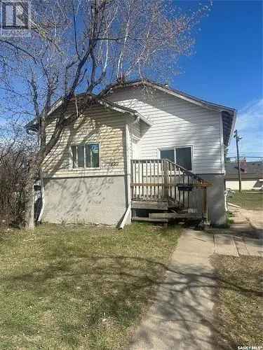 House For Sale In Pleasant Hill, Saskatoon, Saskatchewan