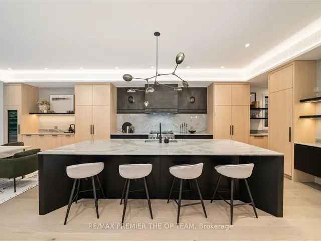 Stunning 4-Bedroom Luxury Home in Islington City Centre West